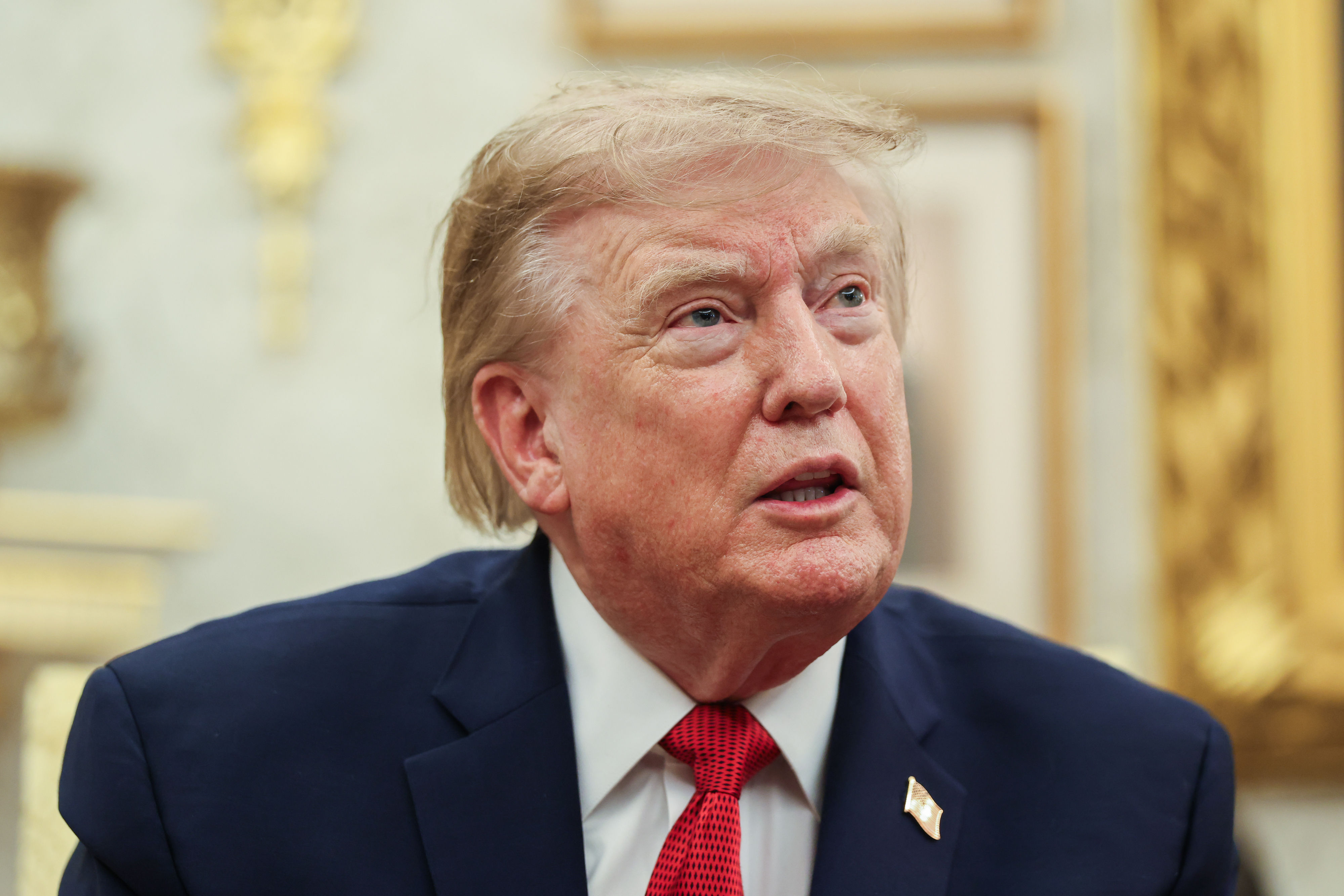 Donald Trump suspend finalement la hausse de 50 % des droits de douane sur des produits canadiens