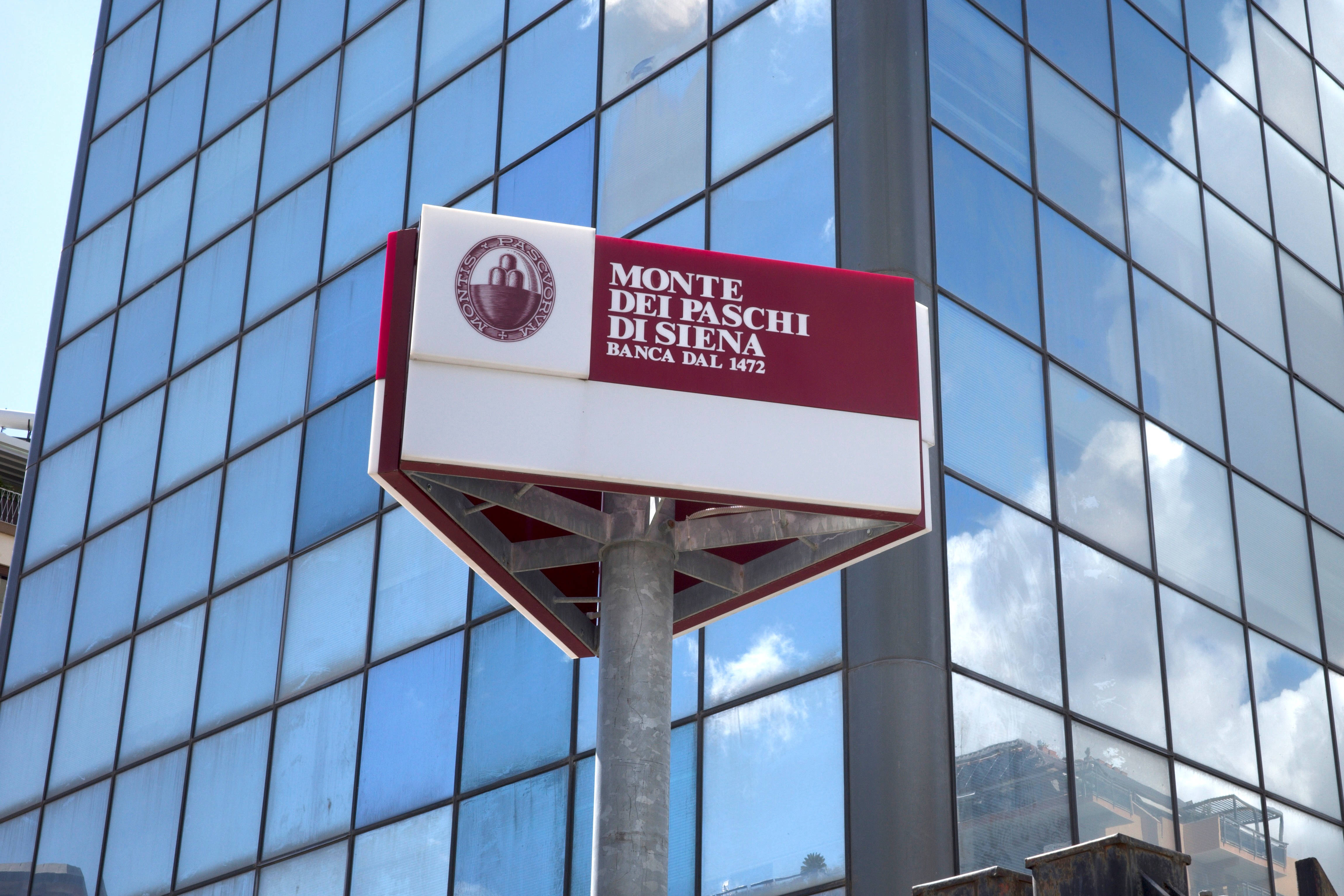 En Italie, deux offres rivales pour MPS et une vraie cible :