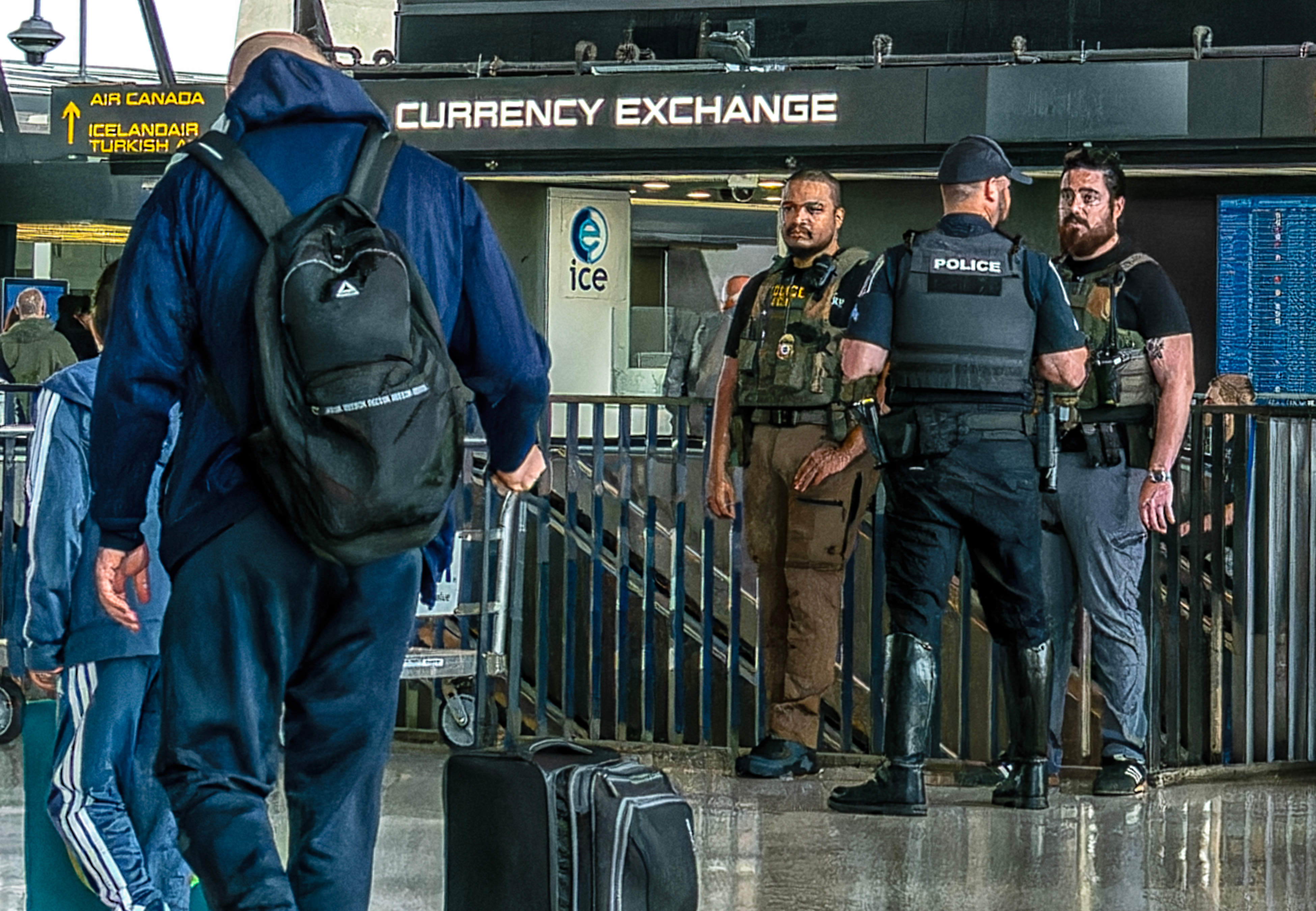 Les compagnies aériennes se rebiffent contre les interventions de l’ICE dans les aéroports