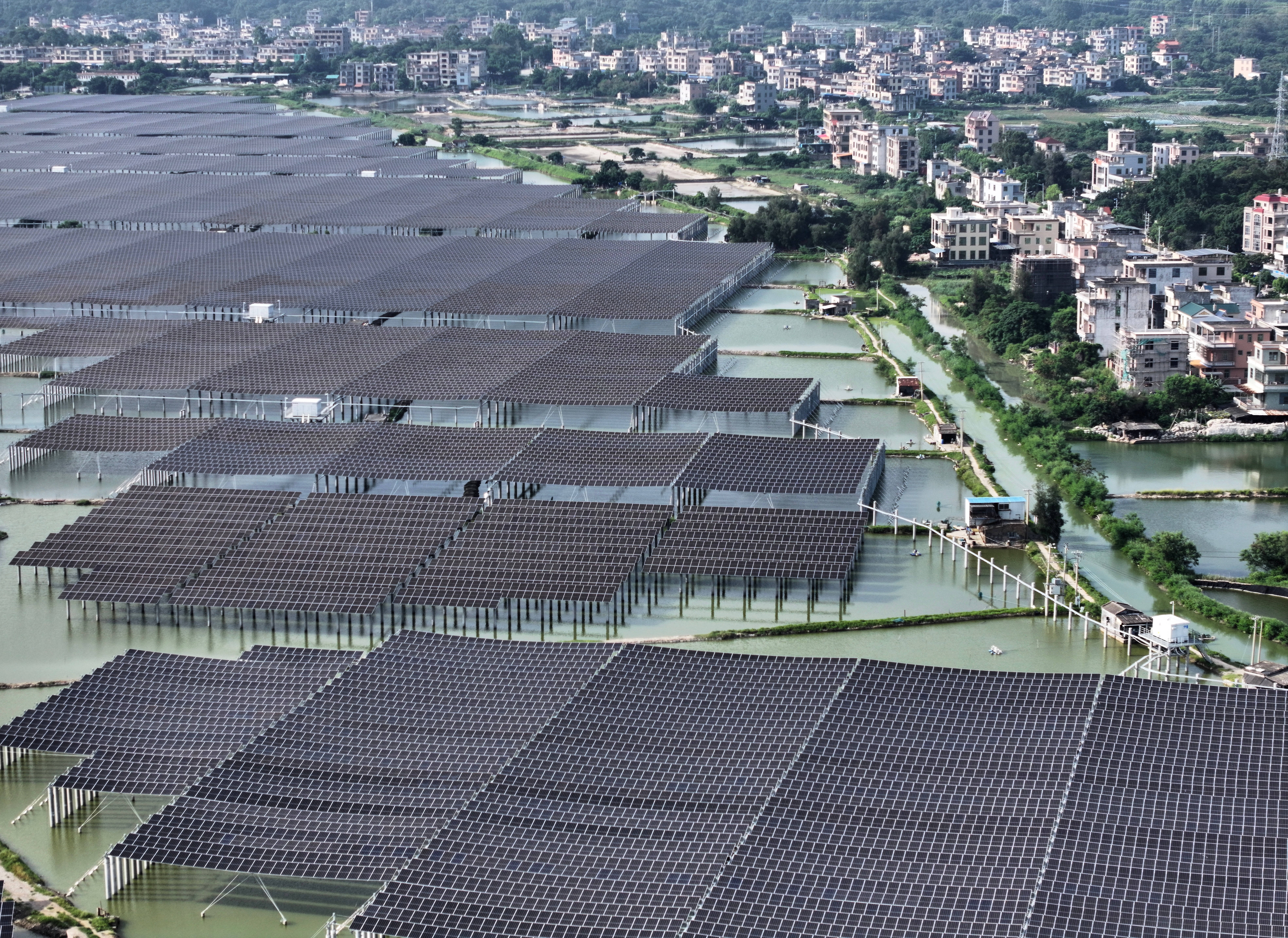 En Chine, le solaire commence à faire de l’ombre au charbon