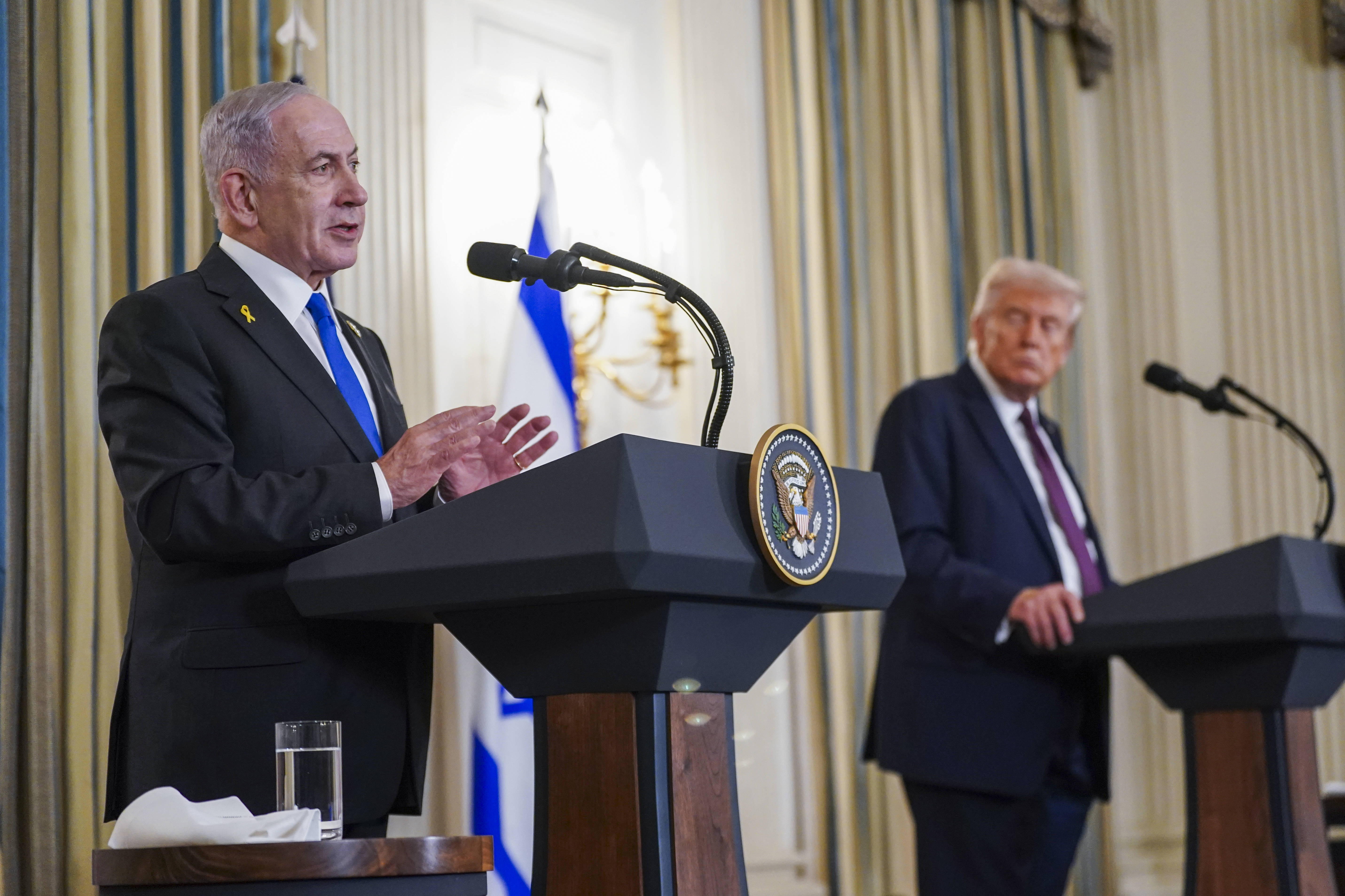 Face à Israël et l'Iran, Donald Trump arbitre malgré lui