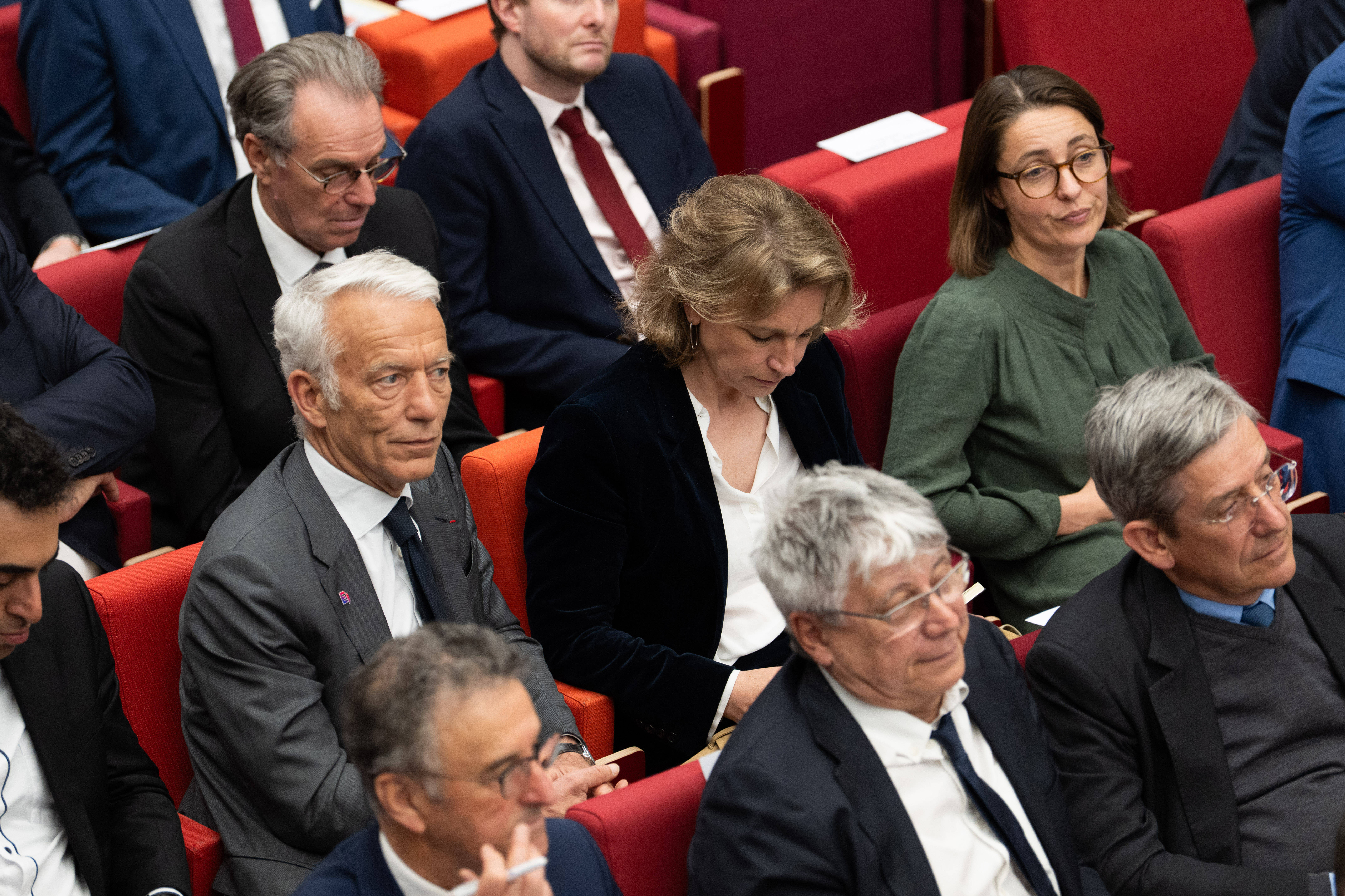 Derrière l'effondrement du politique, l'occasion manquée du dialogue social