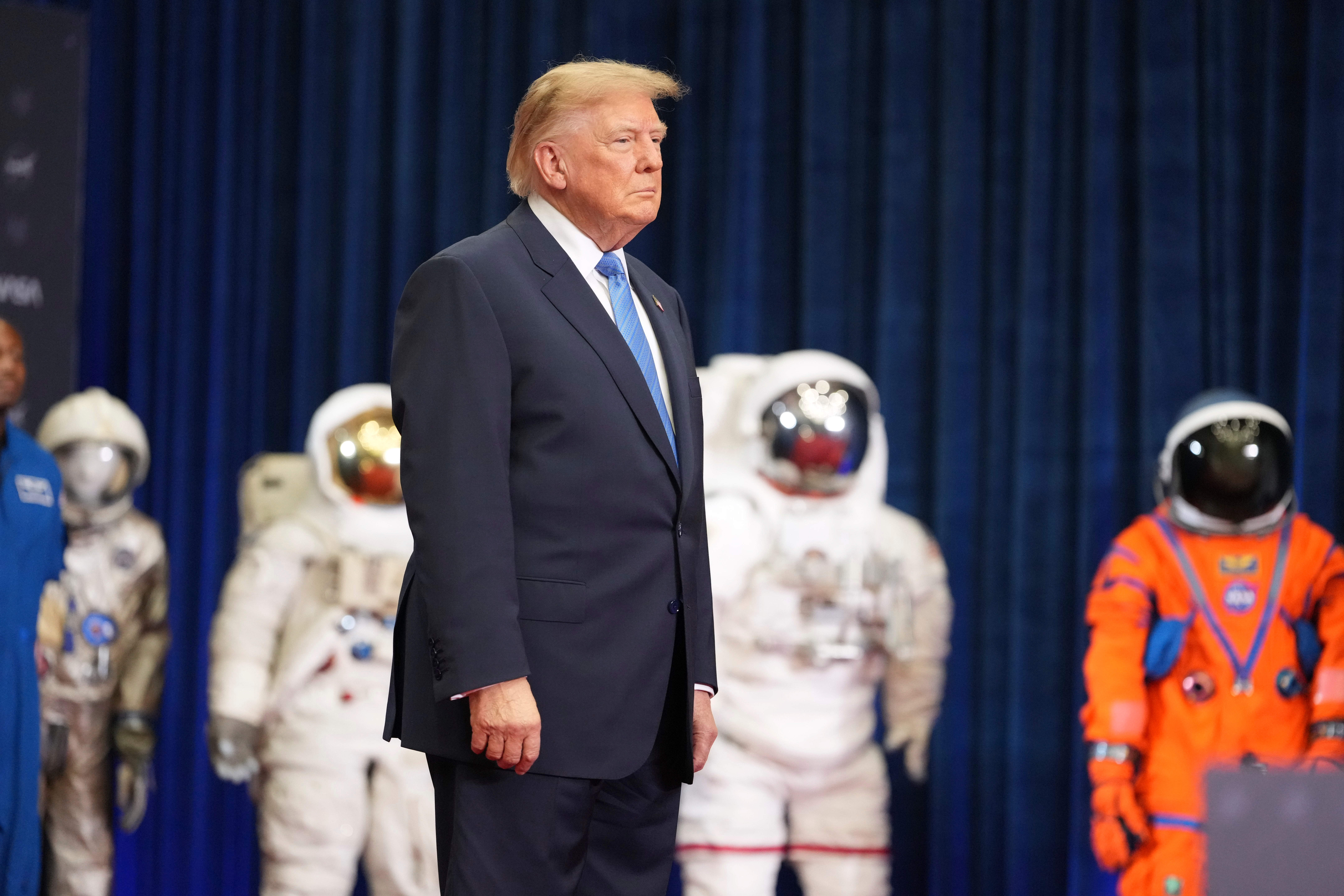Espace : le sommet international de Paris dans le viseur de Donald Trump ?