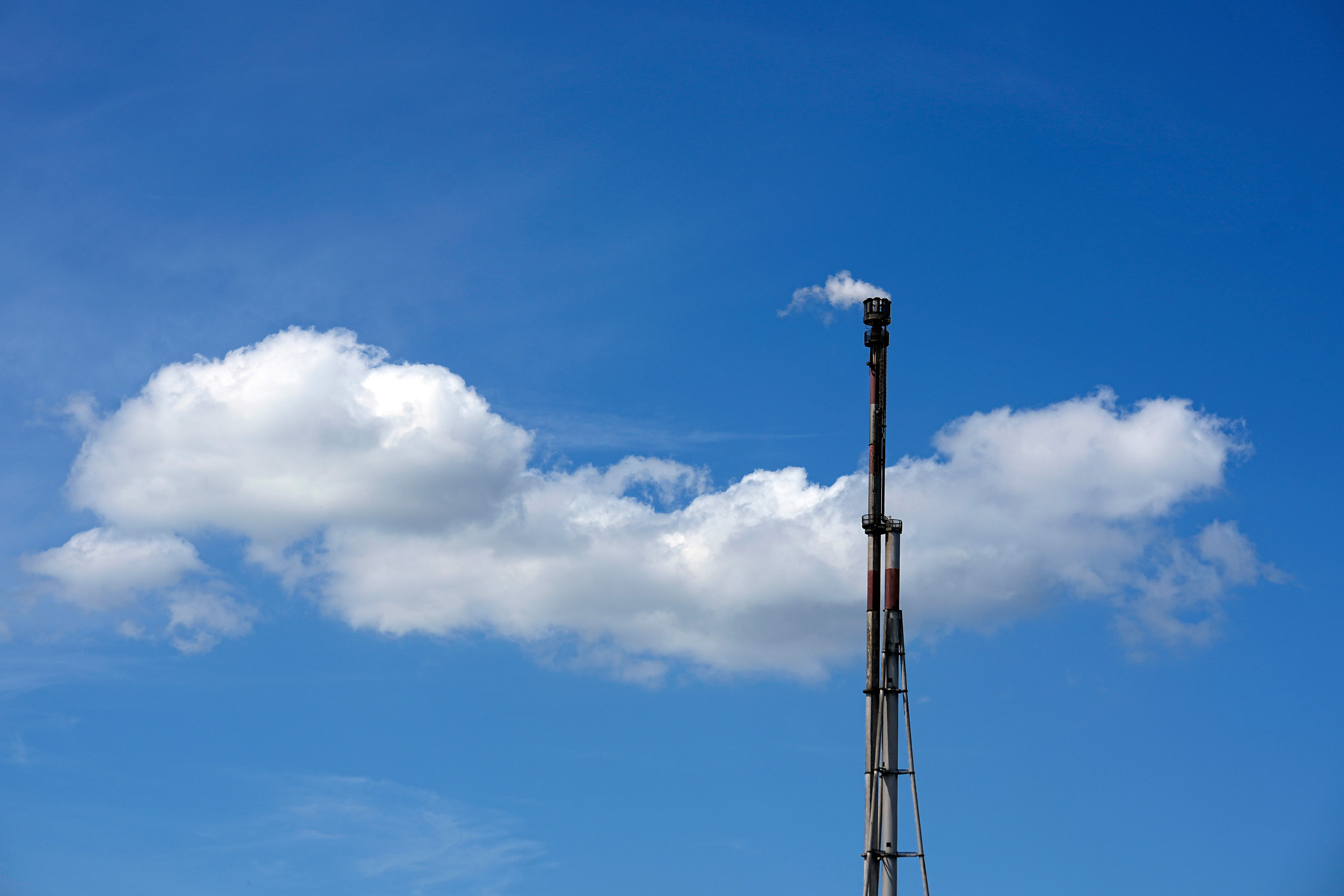 En France, le choc pétrolier relance l’inflation et freine la consommation
