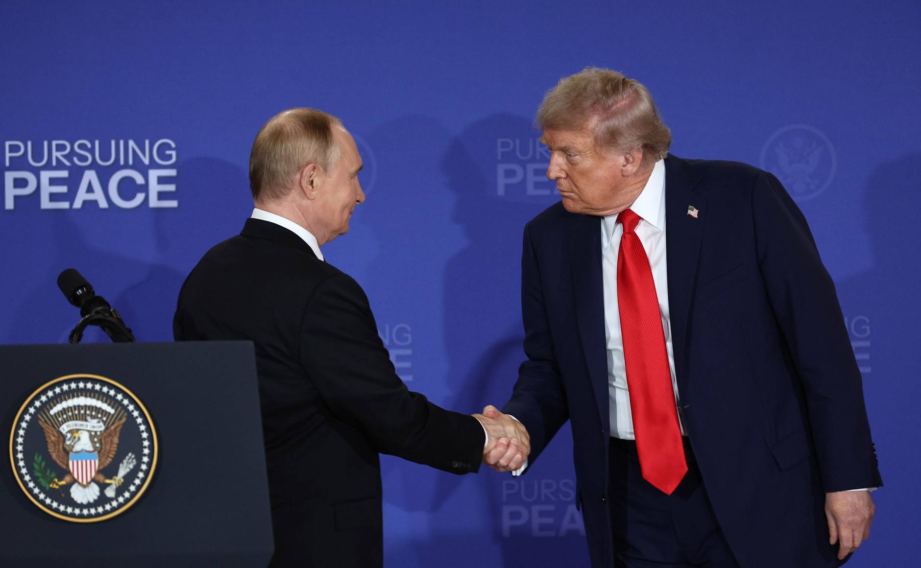 L'effet Trump en Ukraine : pas d'avancées et des frappes mortelles sur Kiev