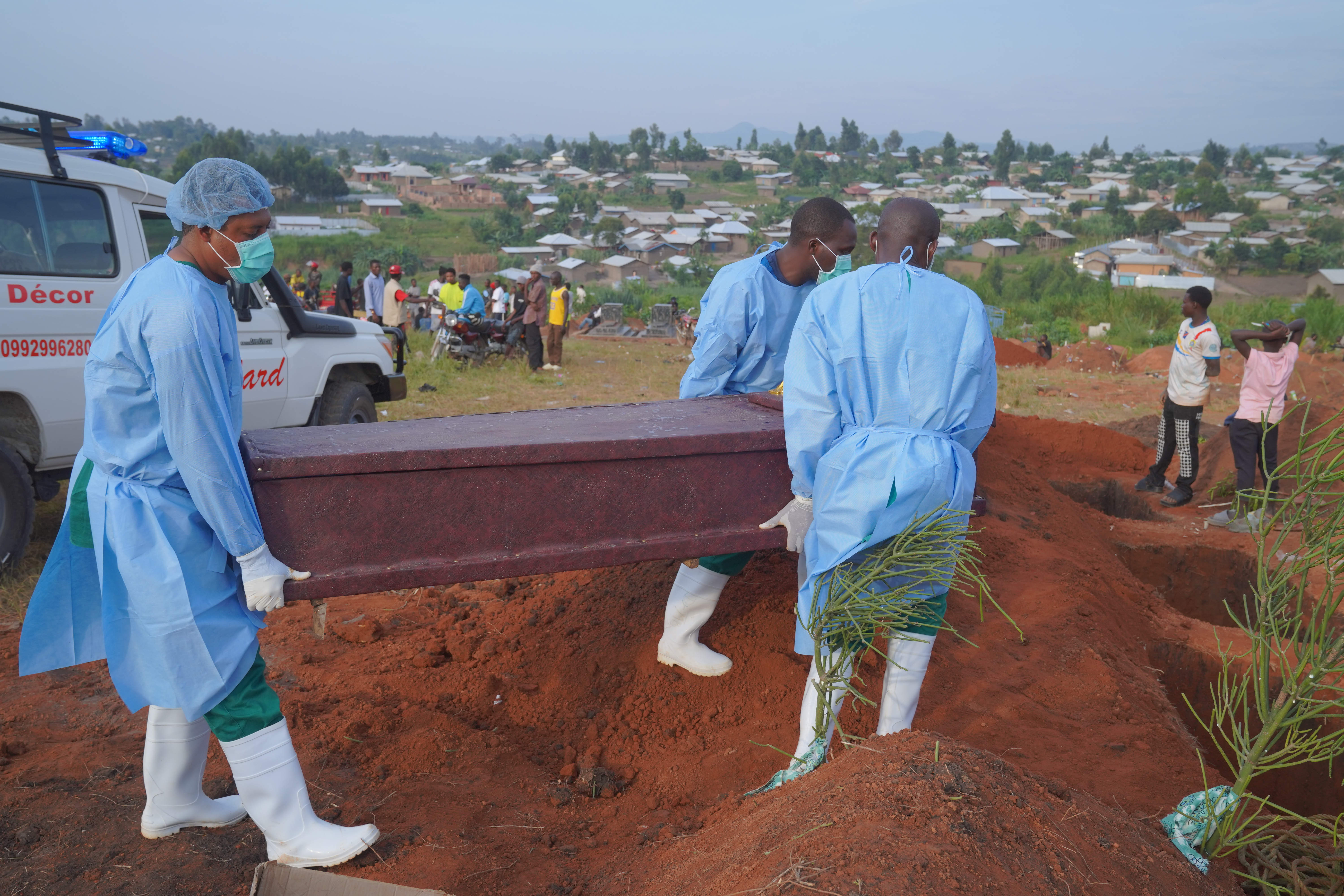 Ebola : l'OMS alerte sur une épidémie hors de contrôle en RDC