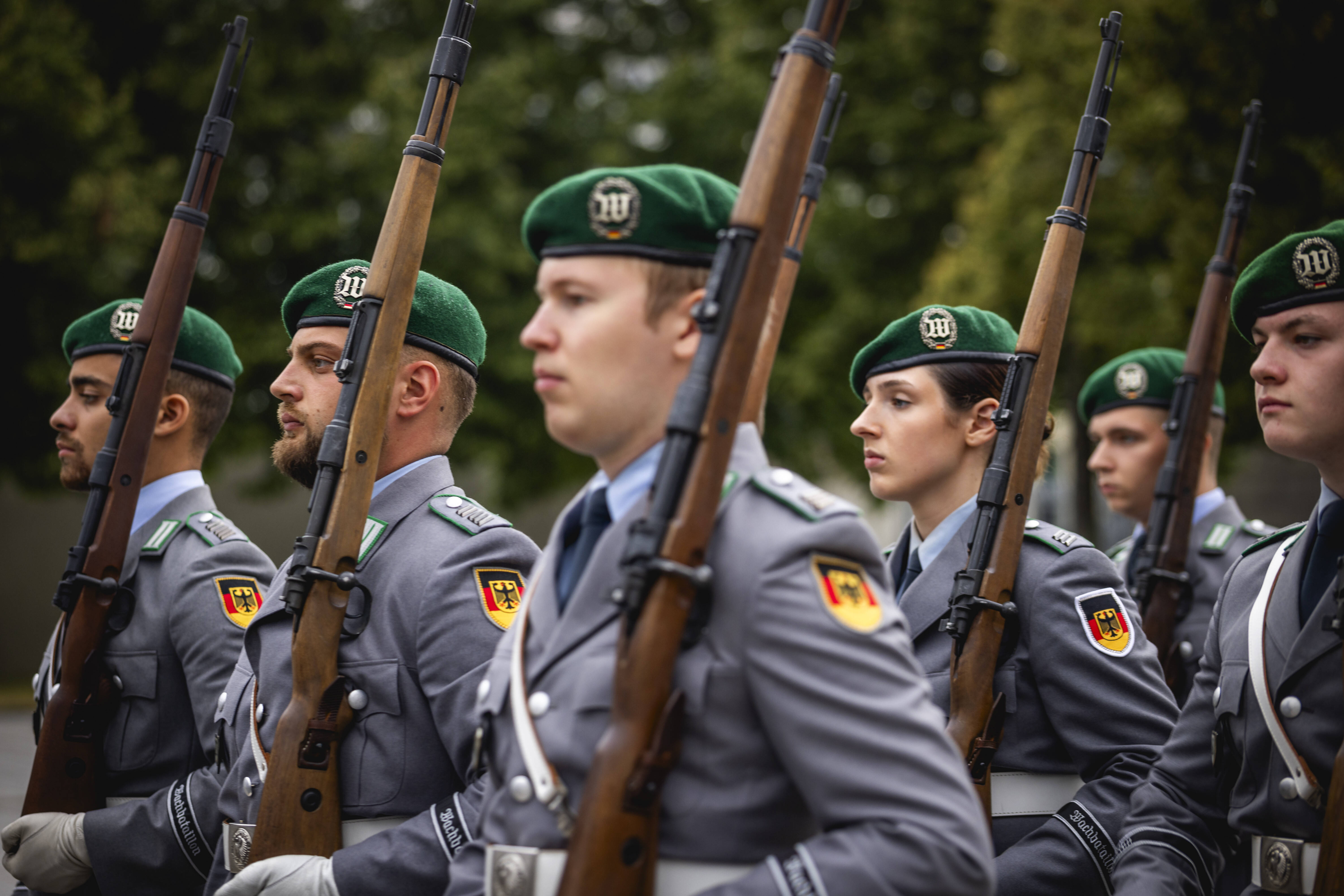 Imbroglio au sein de la coalition de Merz sur le service militaire