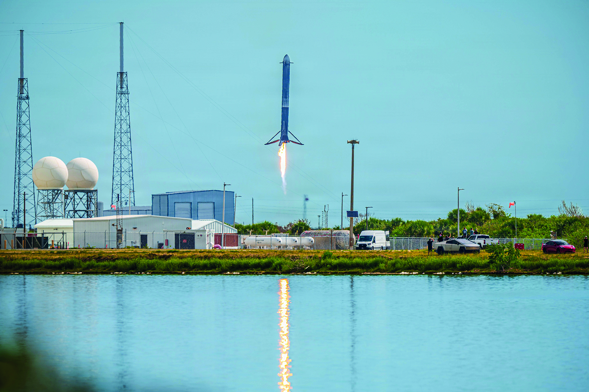Comment SpaceX s’est intégré à l'appareil militaire américai