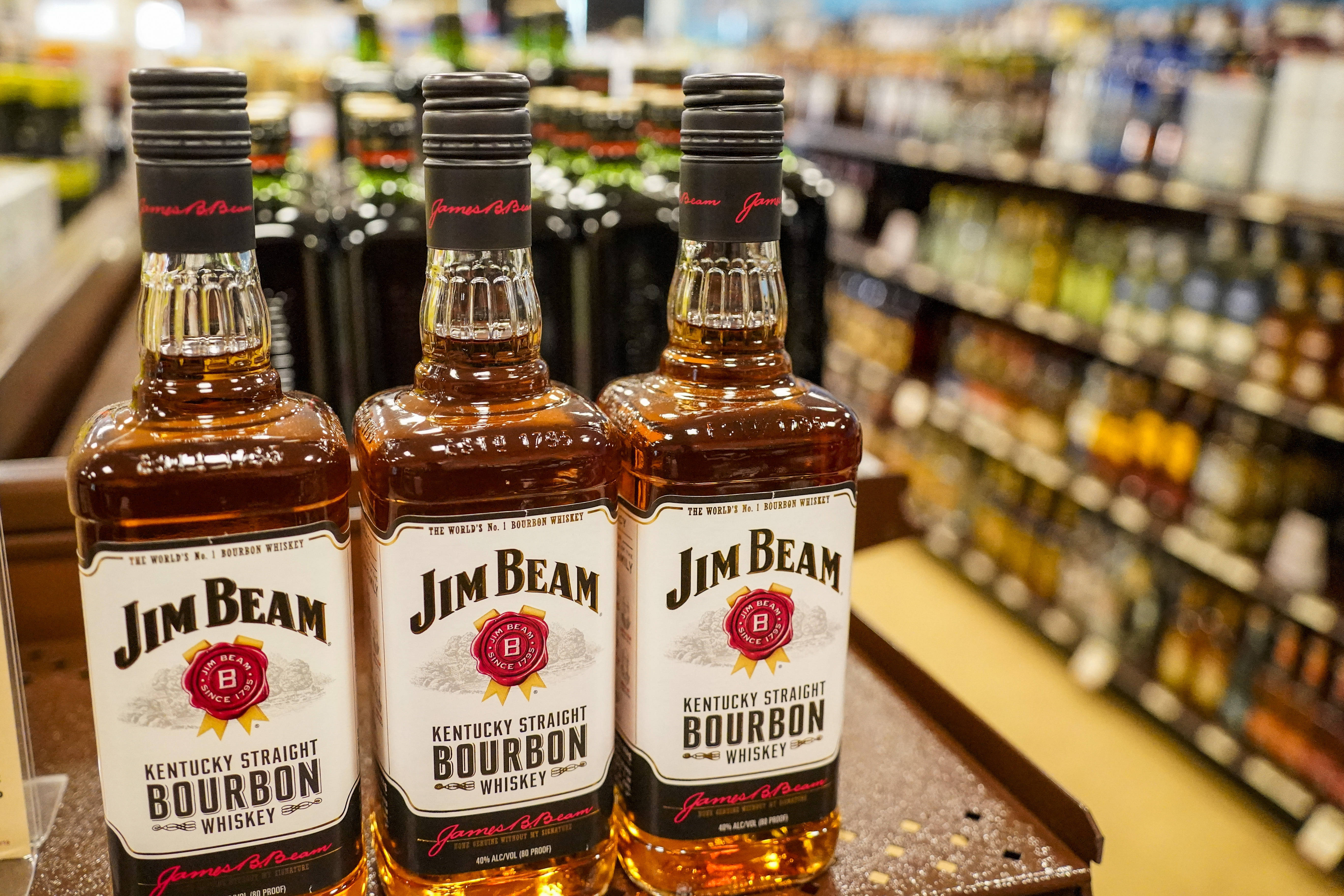 Le boycott de l’alcool américain crispe les négociations commerciales entre Washington et Ottawa