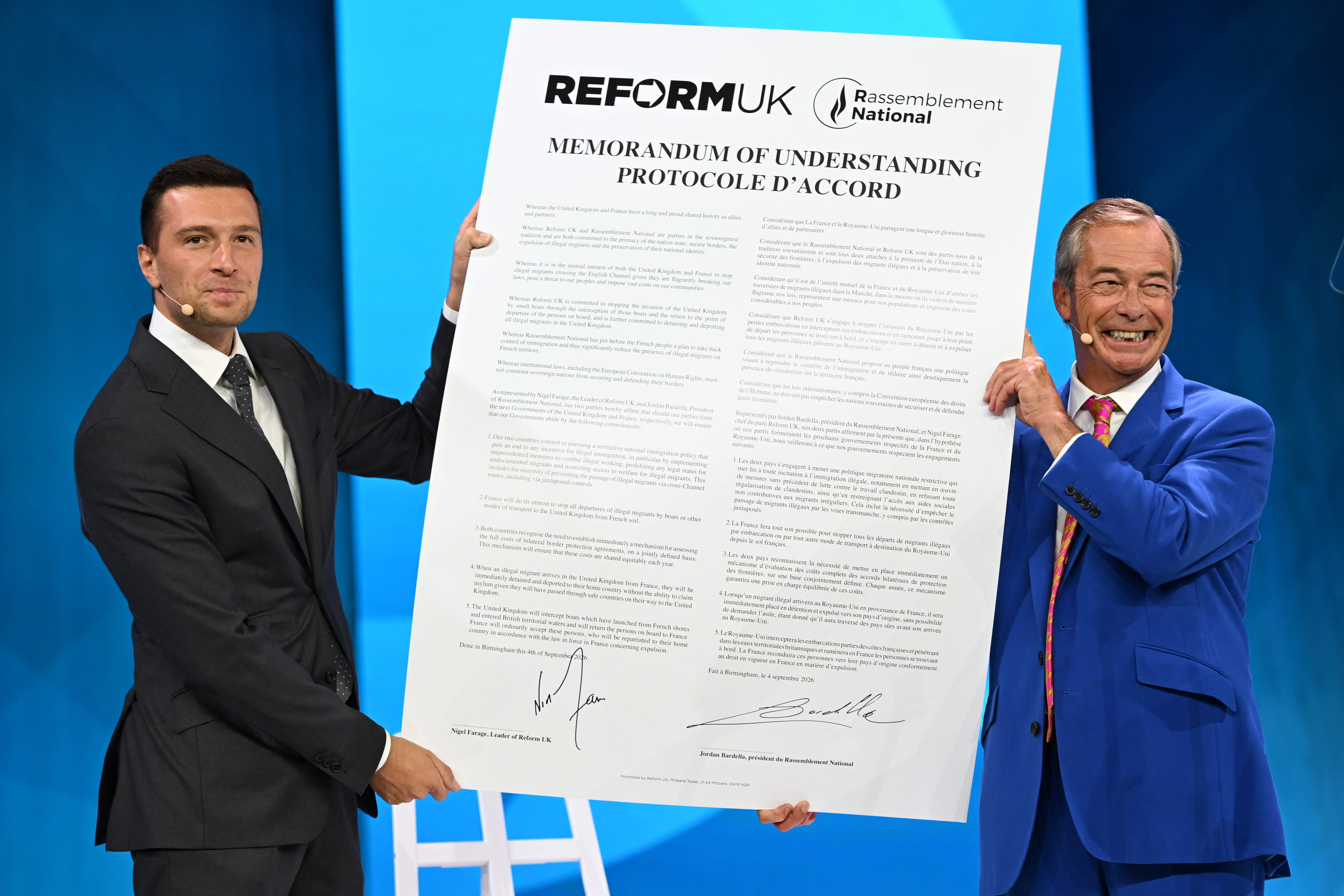 Royaume-Uni : à Birmingham, le duo Farage-Bardella a rejoué la carte de l’Entente cordiale