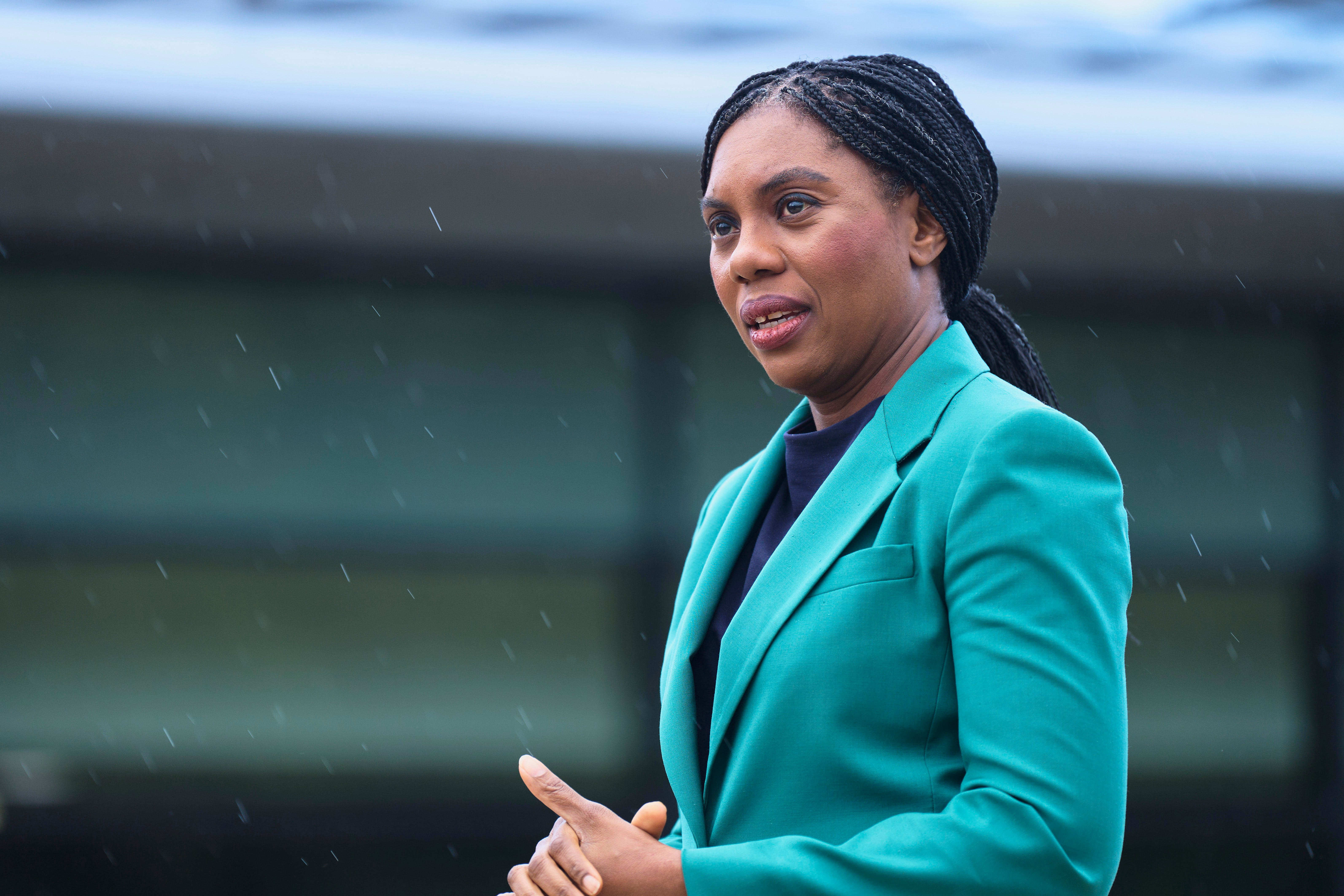 Kemi Badenoch, la patronne des conservateurs britanniques qui veut remettre son parti en haut de l'affiche