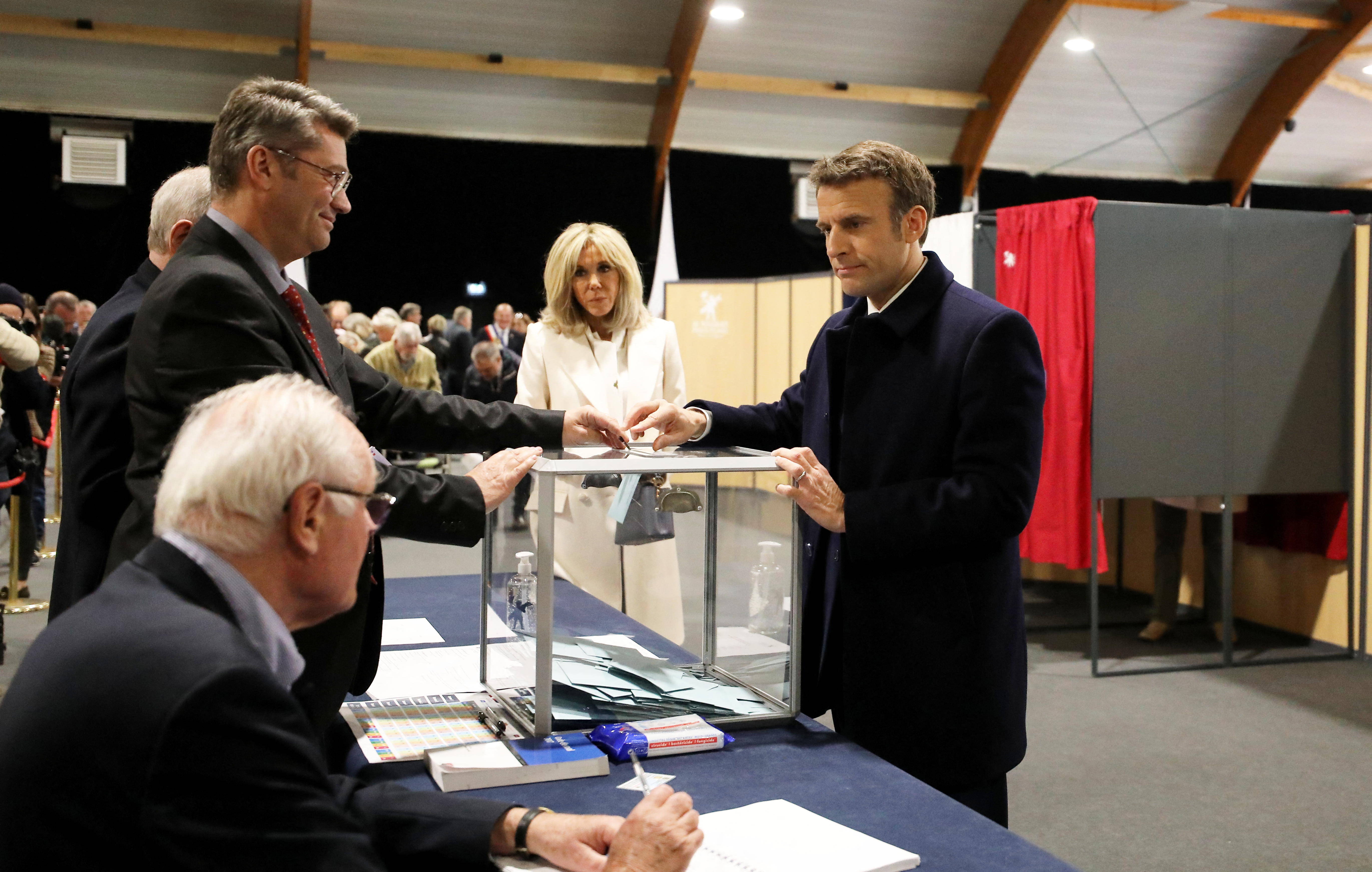 Dates de la présidentielle 2027 : Emmanuel Macron n'est pas 