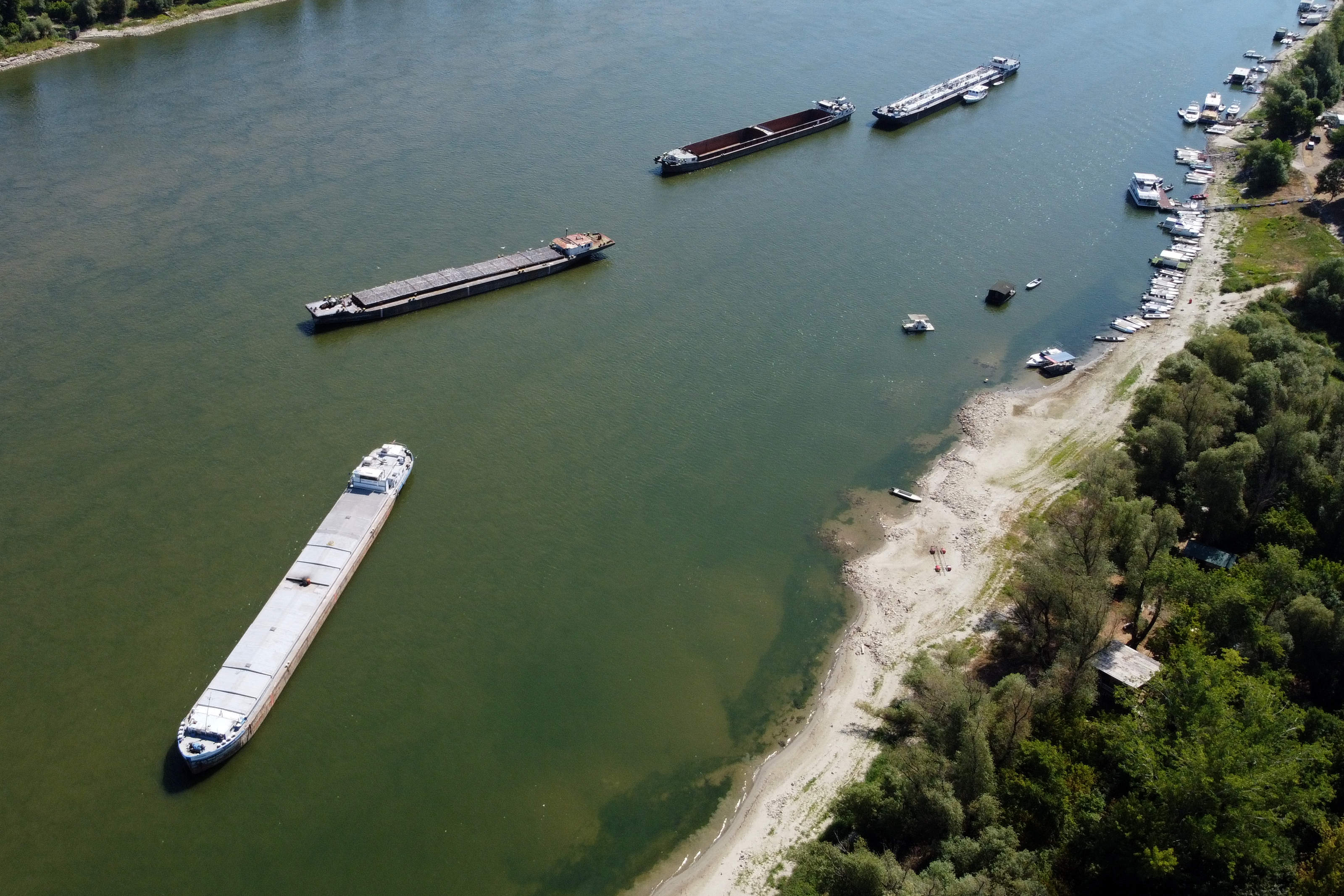 A cause des effets des canicules sur le Rhin et le Danube, le prix du transport fluvial explose en Allemagne