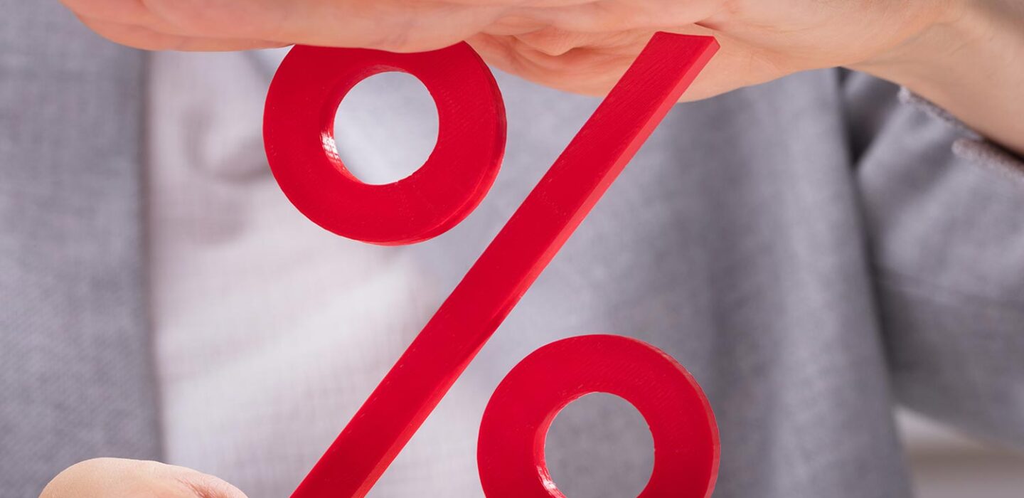 French Banks Lag Behind European Counterparts in Profits due to Interest Rate Rise