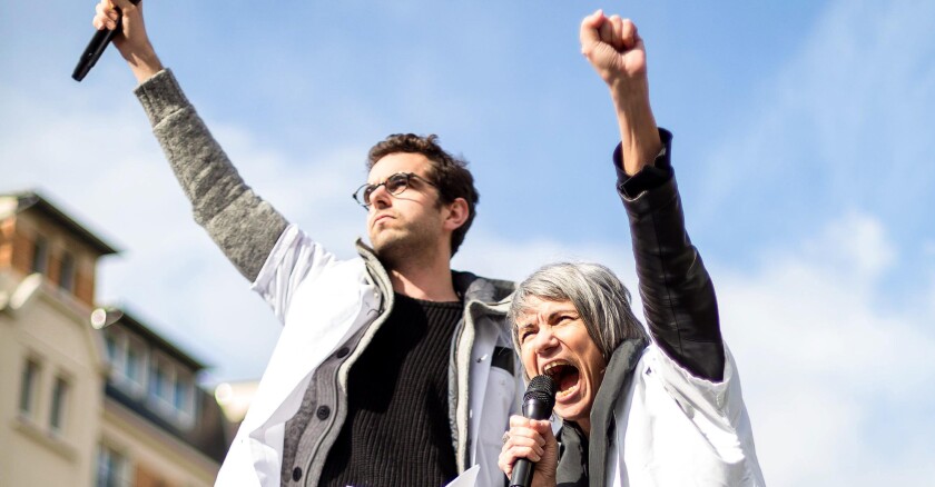 manif-sage-femmes-pays-sipa.jpg