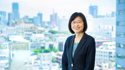 Yuri Okina, la nouvelle présidente du comité de gestion du fonds d'investissement des pensions du gouvernement (GPIF) arrive de la Banque du Japon.