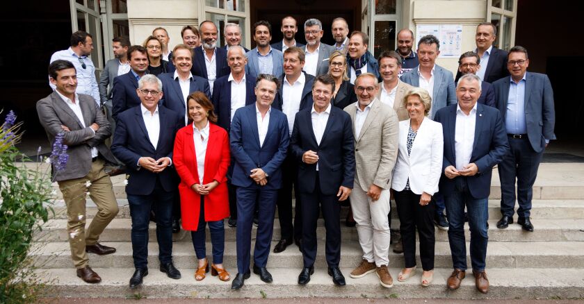 FONTAINEBLEAU: Reunion de maires autour d Edouard Philippe