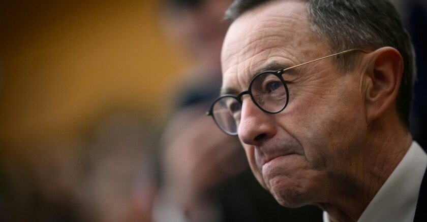 Bruno Retailleau se lance dans la course à la présidentielle 2027 : enjeux et réactions