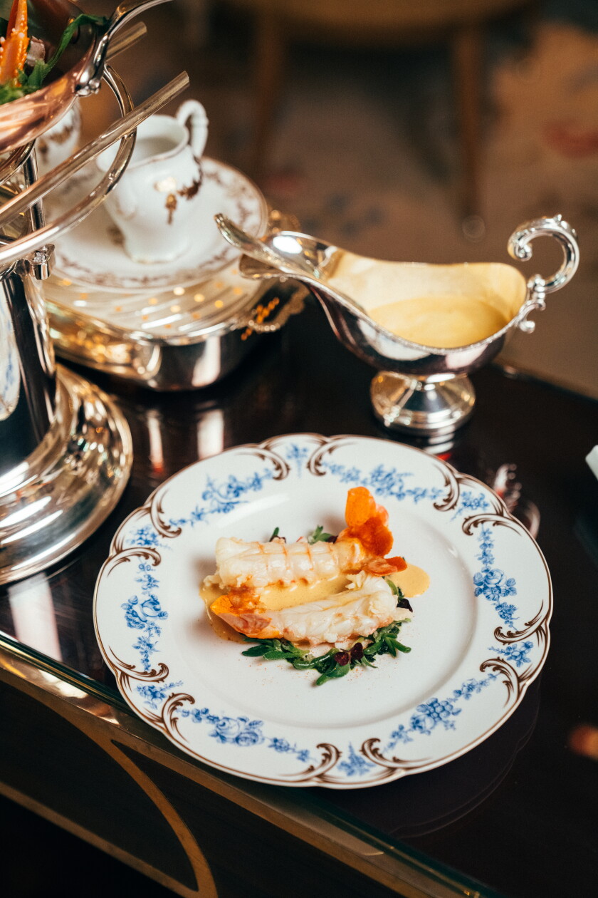 Hôtel Plaza Athénée - La Grande Table- langoustine - Dorchester Collection.jpg