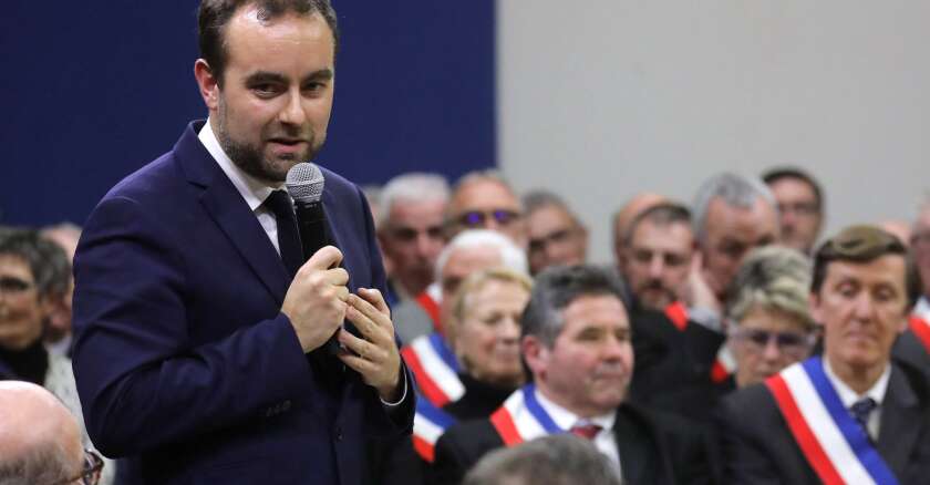 sebastien-lecornu-reunion-des-maires-souillac.jpg