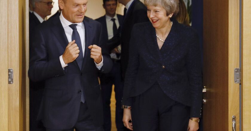 theresa-may-et-donald-tusk-sipa.jpg