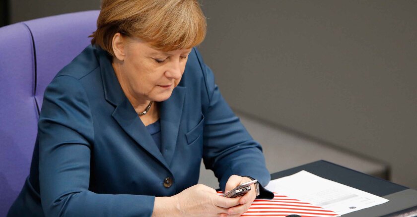 merkel-phone-pays-reuters.jpg