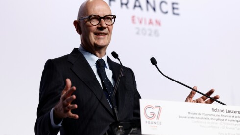 Le ministre français de l'Economie et des Finances, Roland Lescure, lors d'une conférence de presse en marge d'une réunion des Les ministres et banquiers centraux des pays du G7 le 19 mai 2026 à Paris