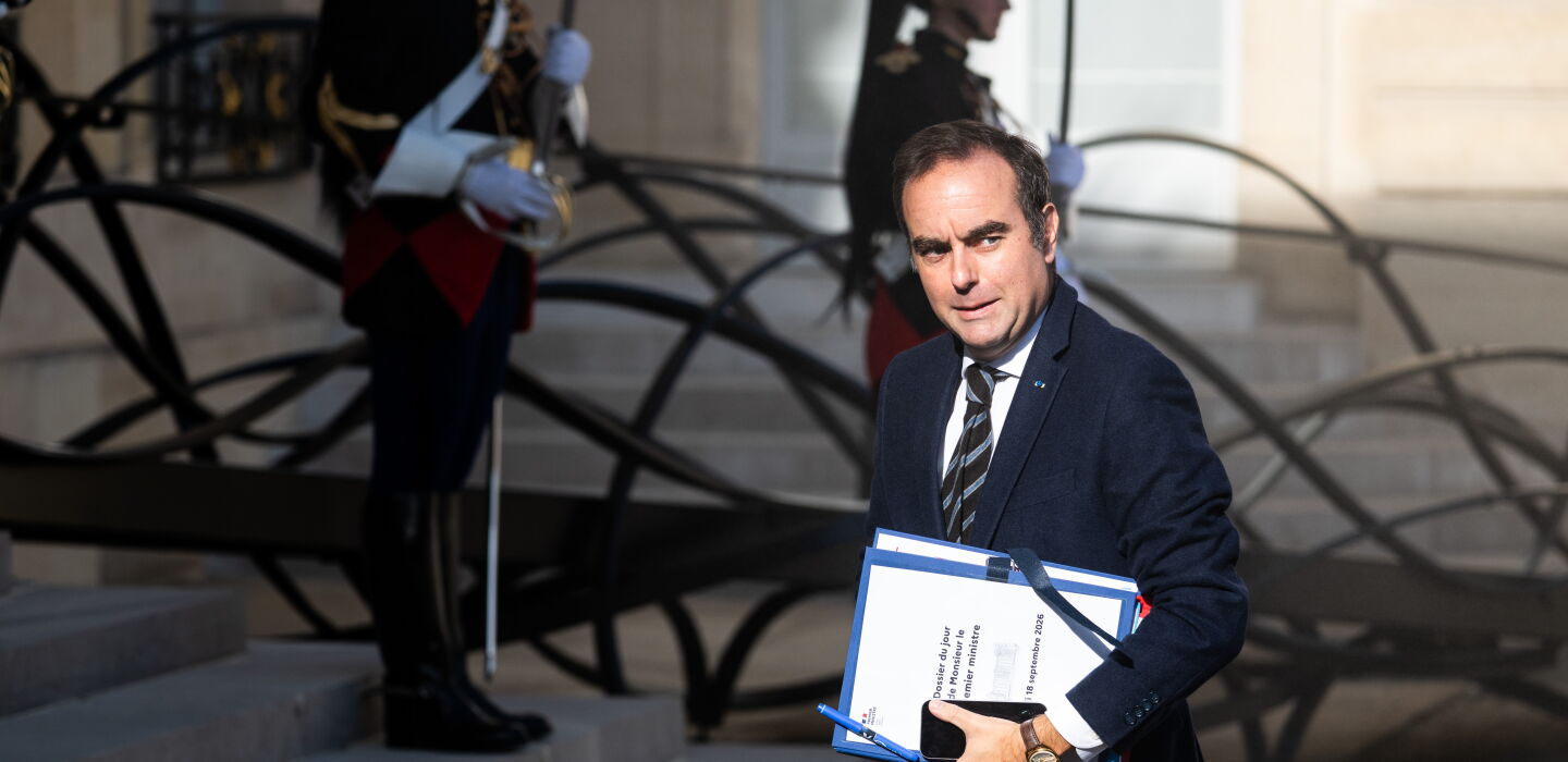 Aides sociales aux étrangers : ce que prévoit le gouvernement, ce qui se fait en Europe