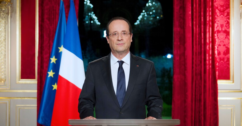 7776050262-francois-hollande-presente-ses-voeux-en-archives-2.jpg