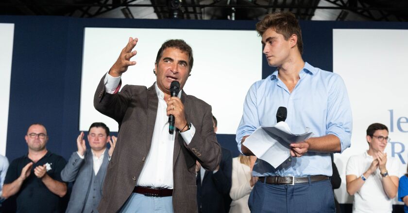 Paris: Les Jeunes Republicains au Parc Floral de Paris