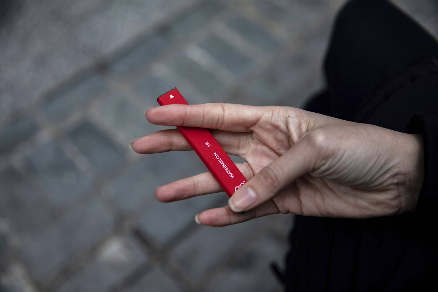 Ces deux mystrieux hommes qui dirigent Puff Bar, la marque de cigarettes  lectroniques prfre des jeunes - l'Opinion