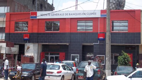 La Société Générale compte plus de 350 agences en Afrique subsaharienne, comme ici à Conakry, en Guinée.