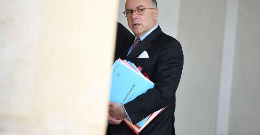 cazeneuve-sipa.jpg