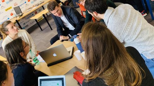 Session de partage d’expérience  entre les étudiants du master 224 Banque et Finance de  Paris-Dauphine et cinq  dirigeants de Fintech  à La Place Fintech.