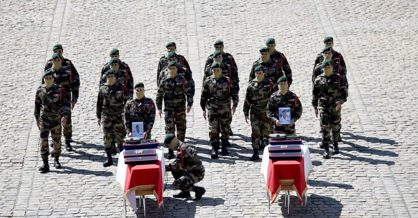 hommage-aux-militaires-tues-au-burkina-faso-sipa.jpg