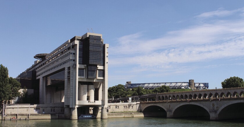 Paris pont de Bercy et Ministère des Finances
