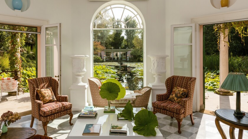 TOD'S ARIA D'ITALIA_CAPITOLO 2 TIMELESS_GEMMA RICHARDS (3) .jpg