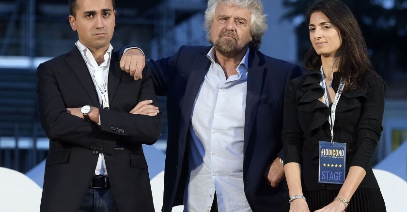 luigi-di-maio-beppe-grillo-et-virginia-raggi-sipa.jpg