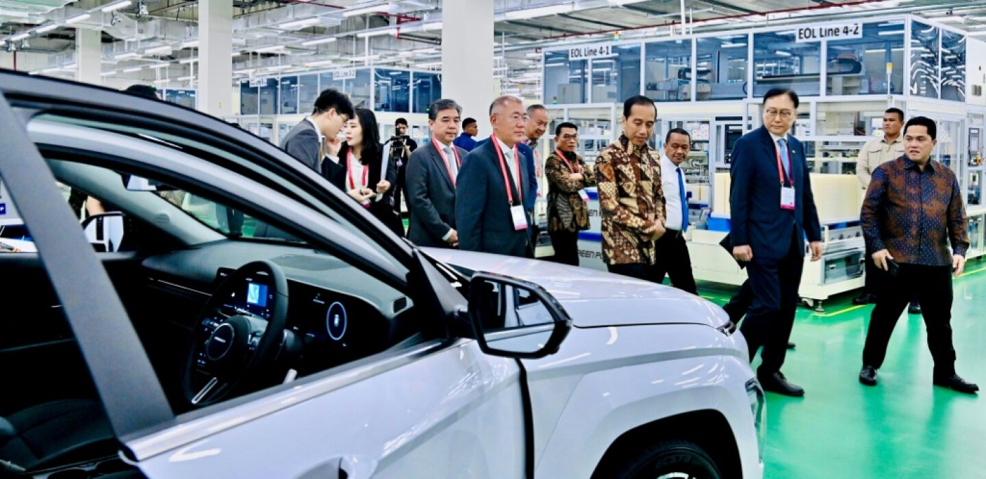L’Indonésie inaugure sa première usine de batteries pour véhicules