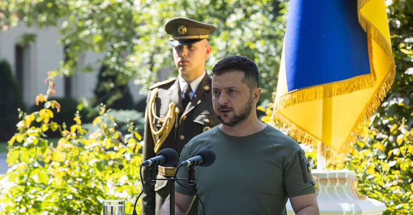 Ukraine: au moins 22 morts dans une frappe russe contre une gare, selon Volodymyr Zelensky - l'Opinion