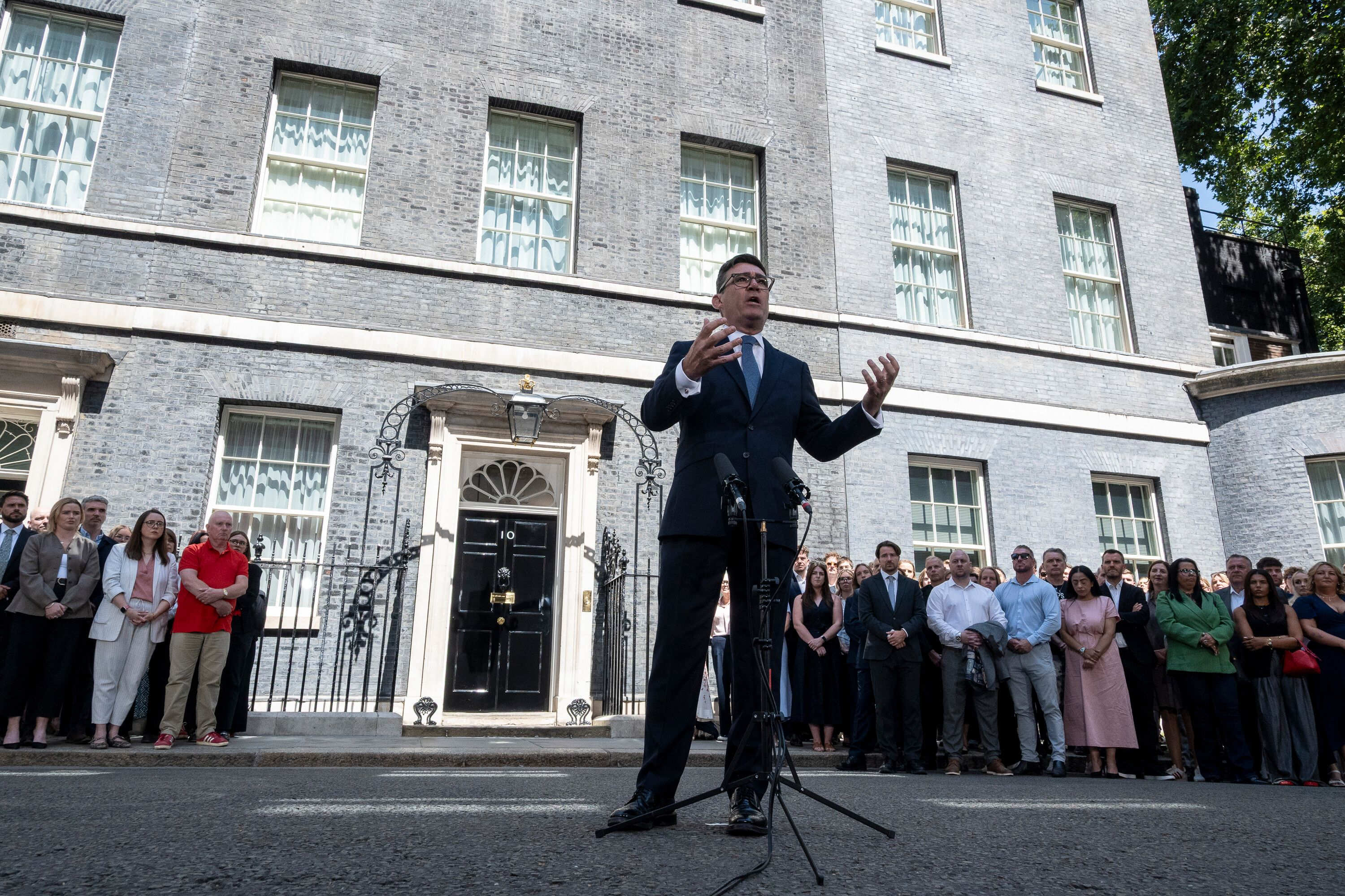 Devenu premier ministre, Andy Burnham reste encore dans le flou