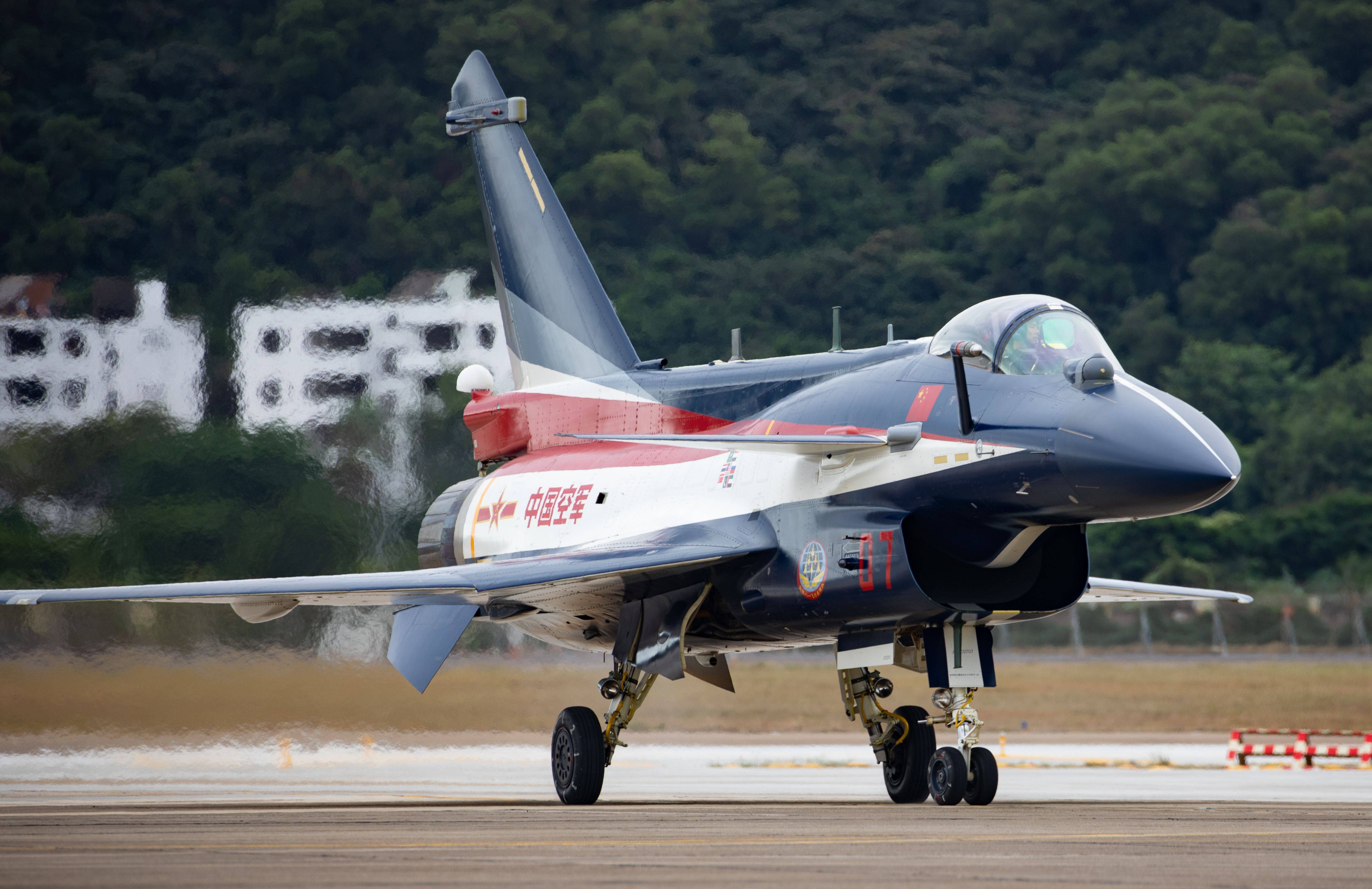 Comment la Chine concurrence le Rafale en Asie